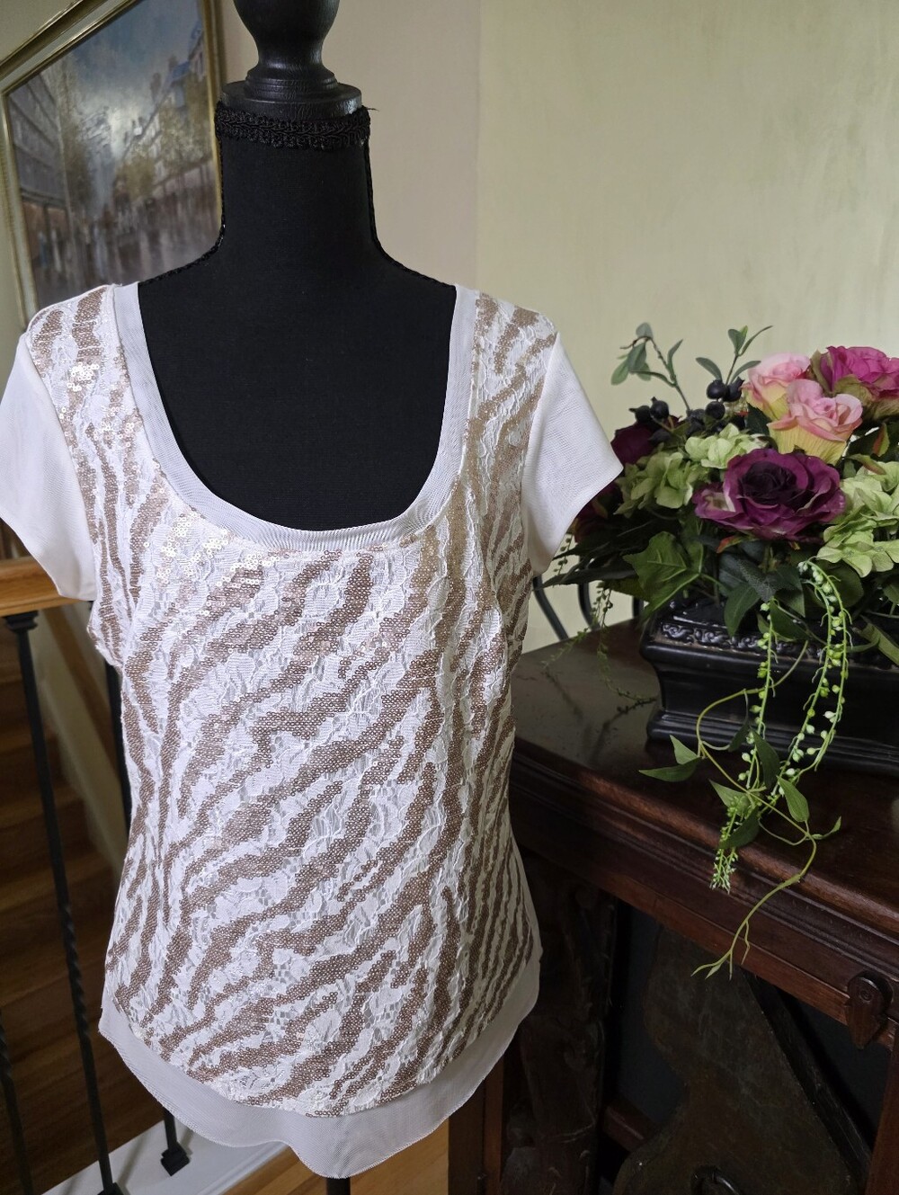 bebe White and Gold Sequin Zebra Scoop Neck Top Size M